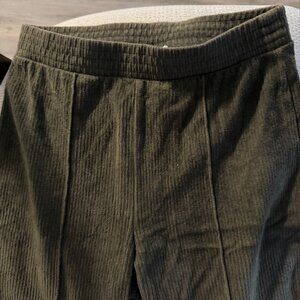 AE Olive Green Corduroy Flare Pants Size XS Short